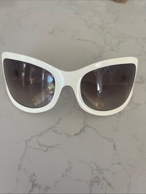Spy wrap around plastic white sunglasses
